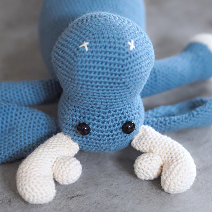 HÆKLET JULEKALENDER 2024 (HEMMELIGT DYR)