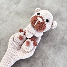 Indlæs billede til gallerivisning Otter Snuggle
