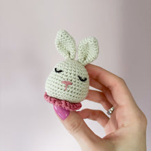 Indlæs billede til gallerivisning Strolling Bunny
